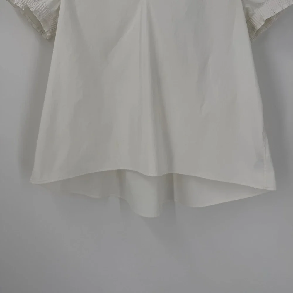 Athleta Levitate Poplin Tee Womens Medium White V-Neck Smocked Puff Sleeve Top